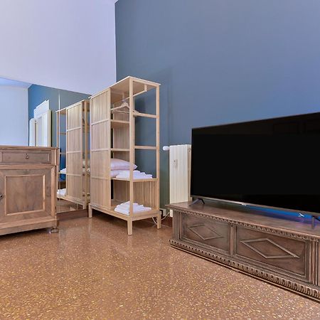 Mono Apartments Saragozza Болонья Экстерьер фото